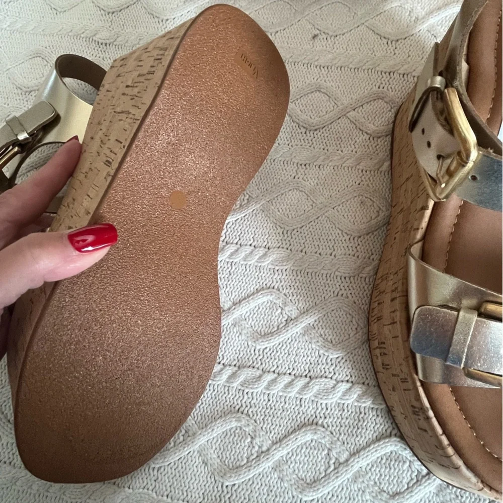 Steve Madden Cork-Textured Platform Wedge Sandals Gold Leather SZ 9 - Picture 8 of 15
